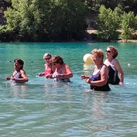Activité adaptée aquagym sur le lac de Castillon pendant ses vacances